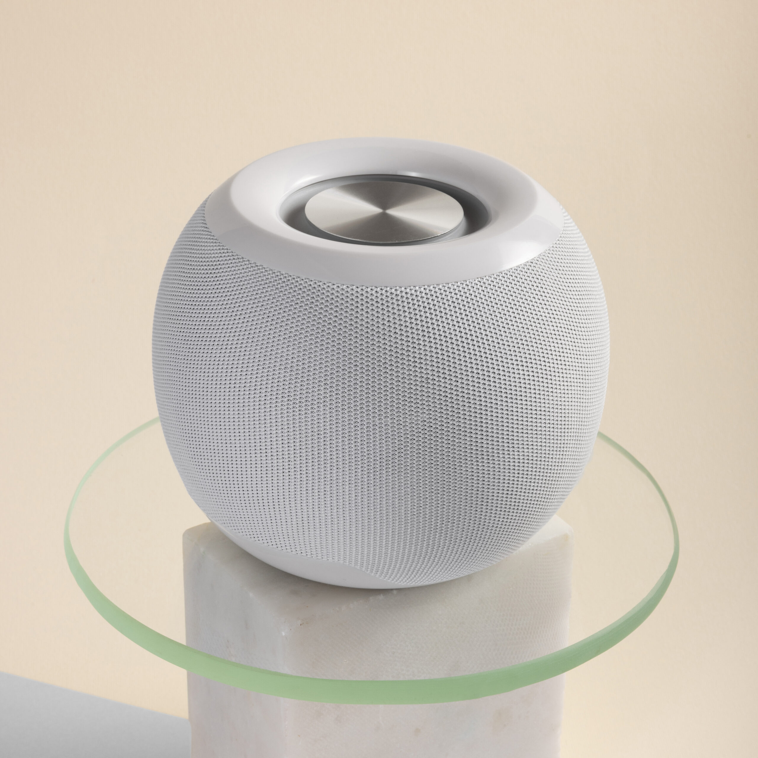 White Circle Bluetooth Speaker